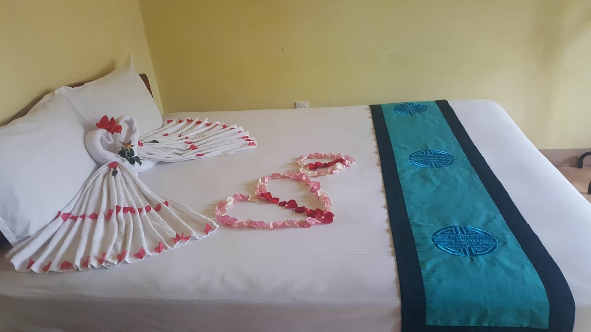Phong Lan Guesthouse Hue Exterior photo